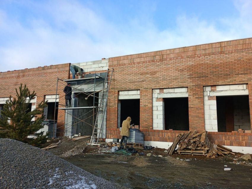 Торгово-складское, одноэтажное офисное здание